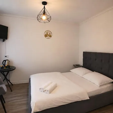 Silver Apartment
